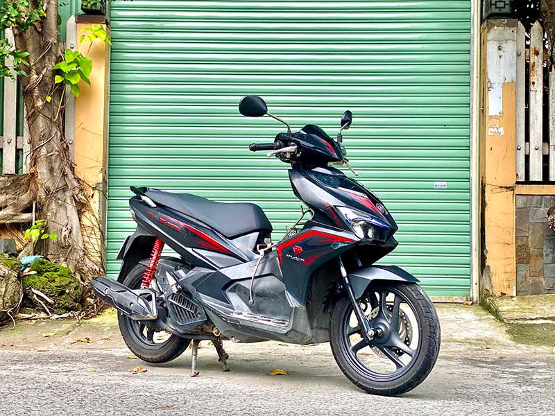 Honda-Airblade-125-For-Rent-in-SaiGon-HCMC-Jan's-Motorbike (4)